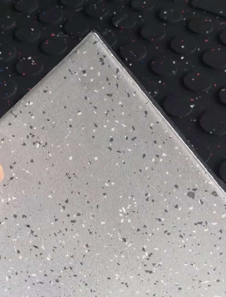 Budget Connecting Rubber Tile | Ultra Light Gray budget tile  |  1m x 1m x 2cm